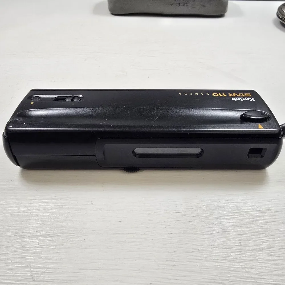KODAK STAR 110 Film Pocket Size Camera Wirh Flash Untested FOR PARTS with Case